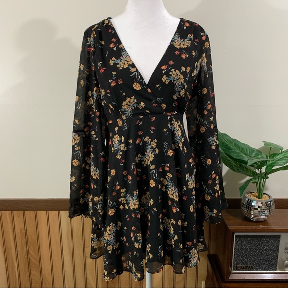 Free People Chiffon Lilou Black Floral Faux Wrap Mini Dress (Medium) - Picture 1 of 15